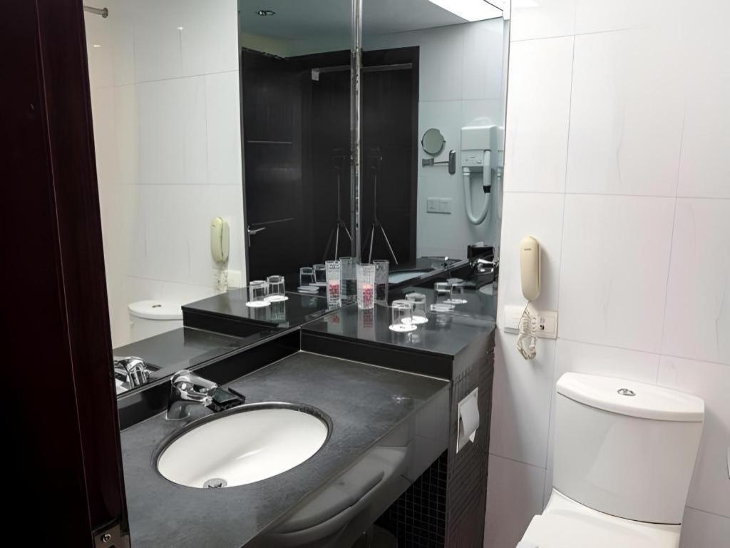 Hotel Nanying 3*