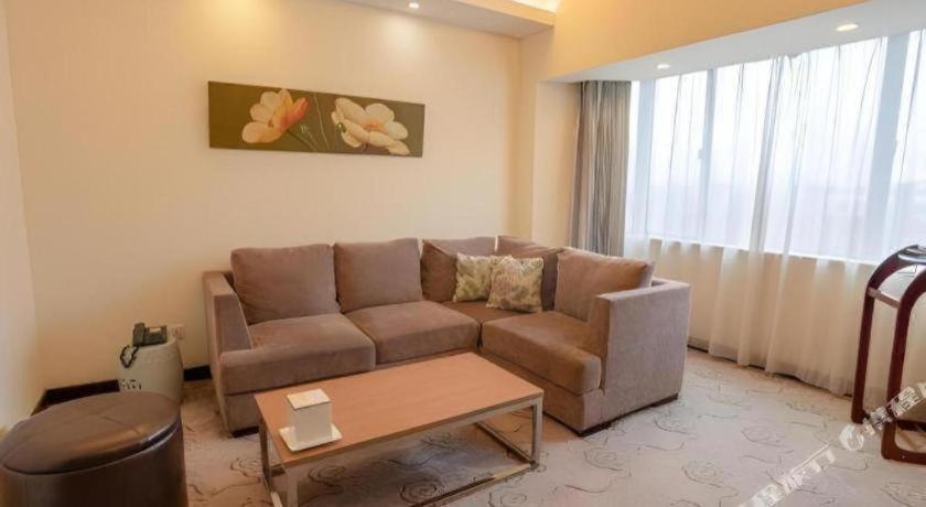 Nanying Hotel 3*